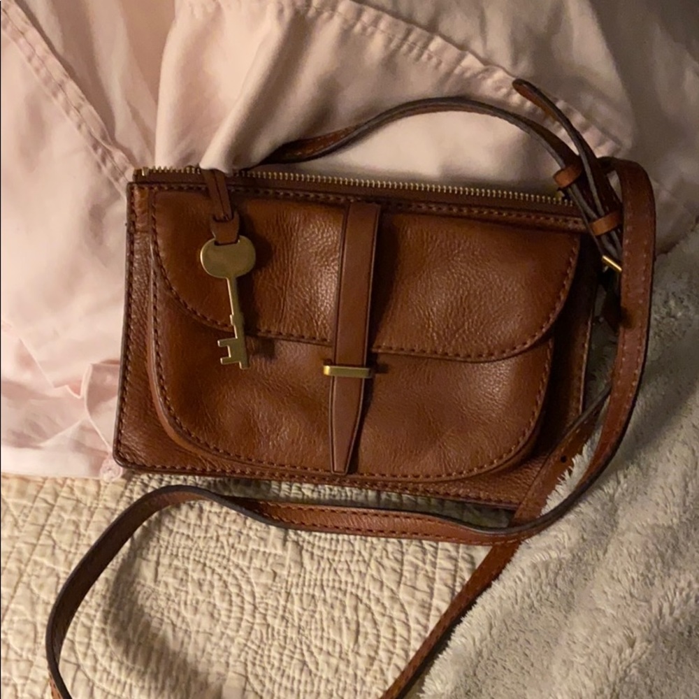 Like New!!! Fossil Leather Crossbody..